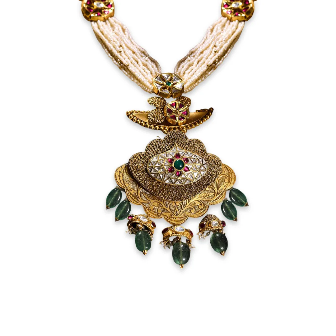 NECKLACE 22K